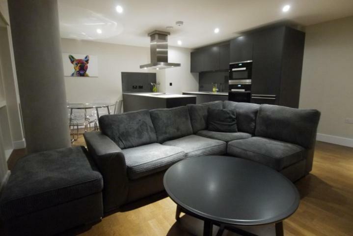 One Commercial Street Apartment *